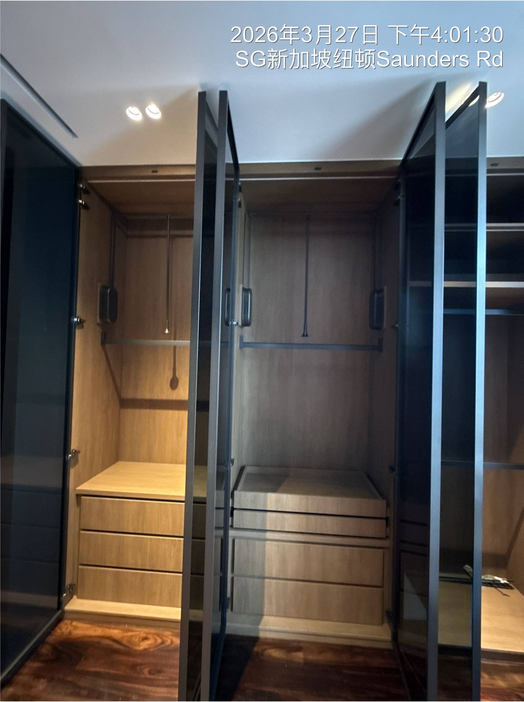 Glass-Door Walk-in Suite — Saunders Rd, Newton, Singapore